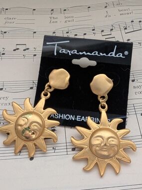 Taramanda Gold Sun Face Drop Earrings